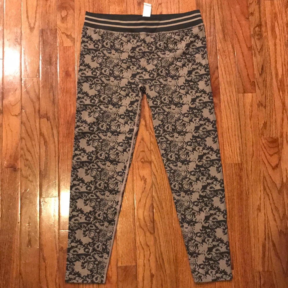 Fabletics Capri Legging